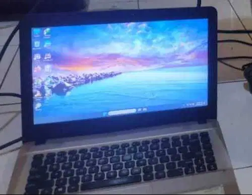 Asus X441M N4000 8gb ram 1TB hdd intel uhd 600