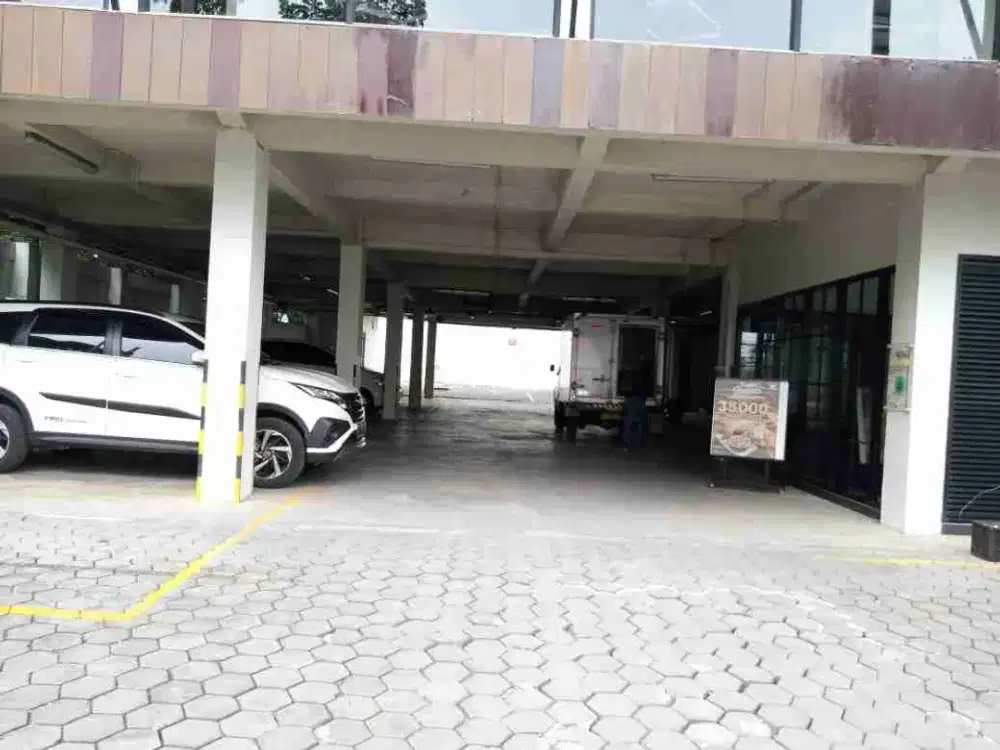 Dijual Gedung Usaha di jln Antapani