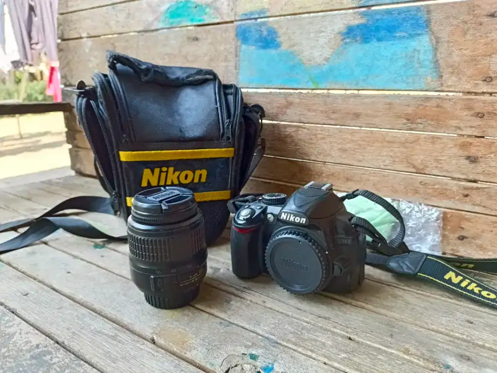 Nikon D3100 + Lensa Kit