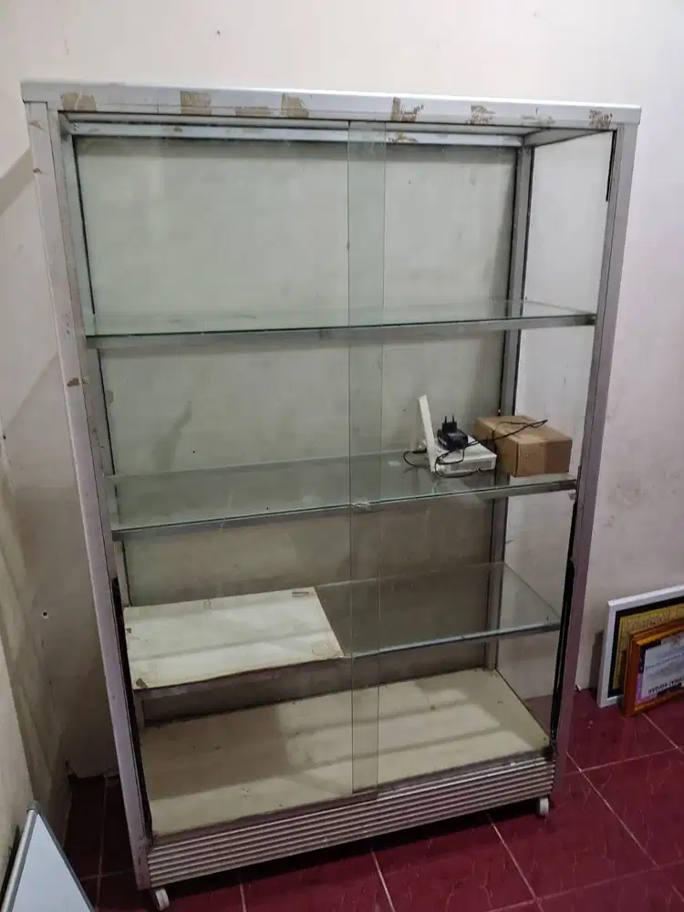 Jual Etalase bekas warung 4 susun