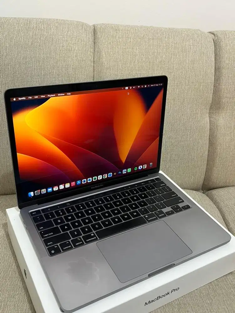 Macbook Pro M2 - 13 Inch Fullset Mulus 95% CC 287 - Space Gray 8/256