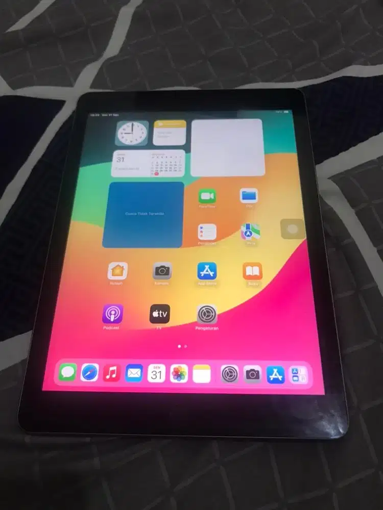 iPad Generasi 6 32GB Space Gray Wifi Only