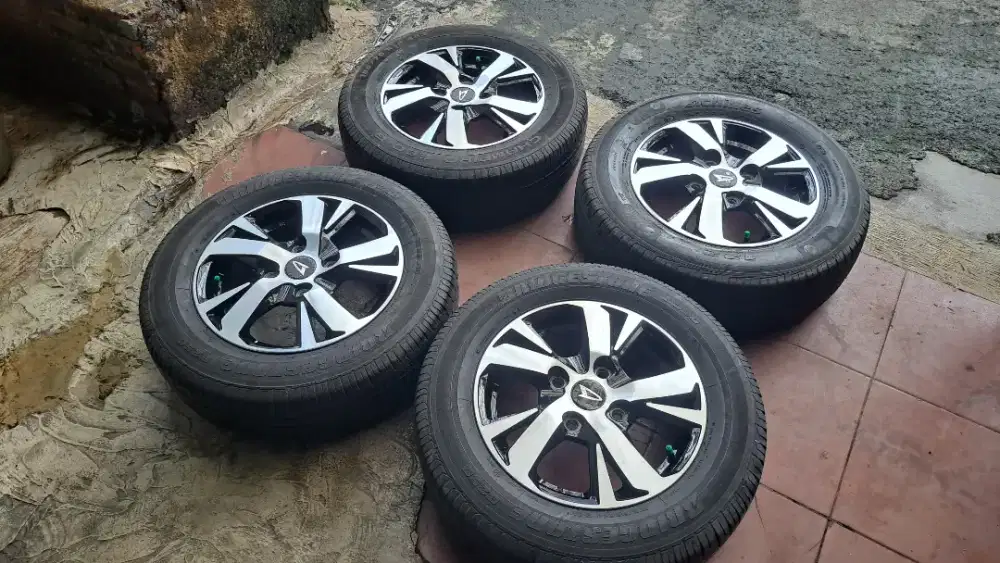 Xenia sporty ring 14 velg mobil xenia cocok avanza cary futura