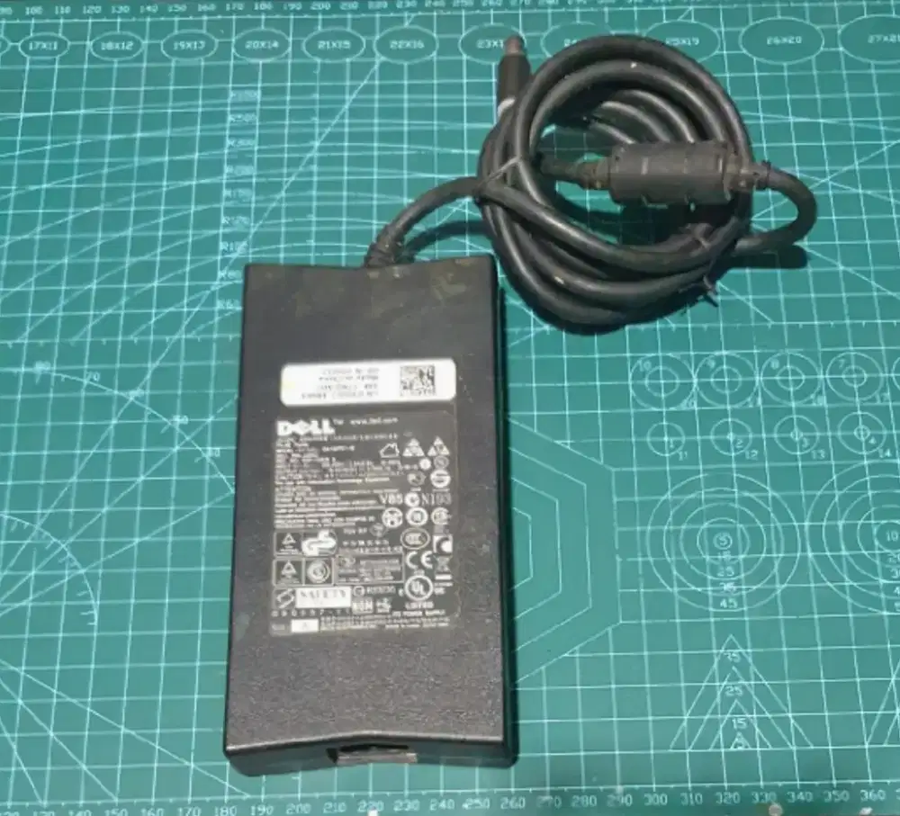 Adaptor Charger Dell Vostro Lattitude gaming Aio 19.5v 6.7A Original