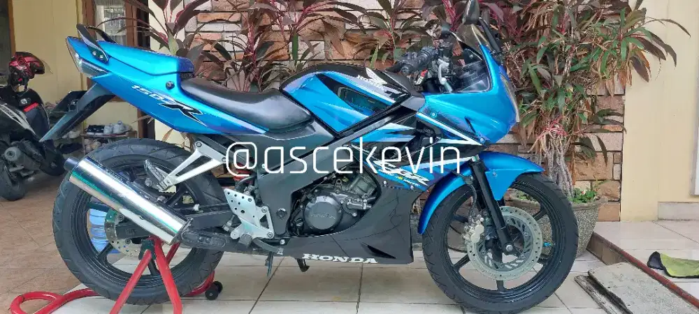 Honda CBR 150 R OLD