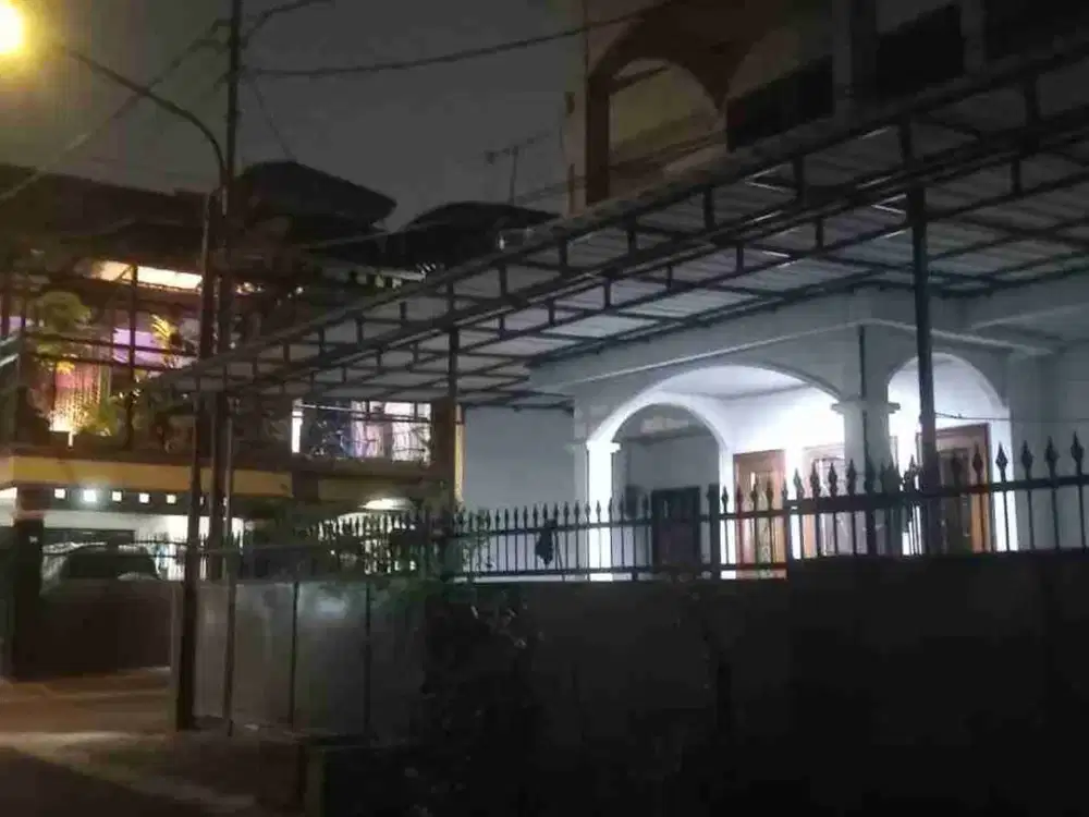 RUMAH ASRI, LUAS & STRATEGIS DI DUREN SAWIT, JAKARTA TIMUR
Hunian 2 Lantai Siap Huni dengan Lingkungan Asri & Akses Jalan Lebar
