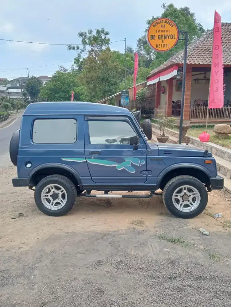 Suzuki Jimny 2004 Bensin