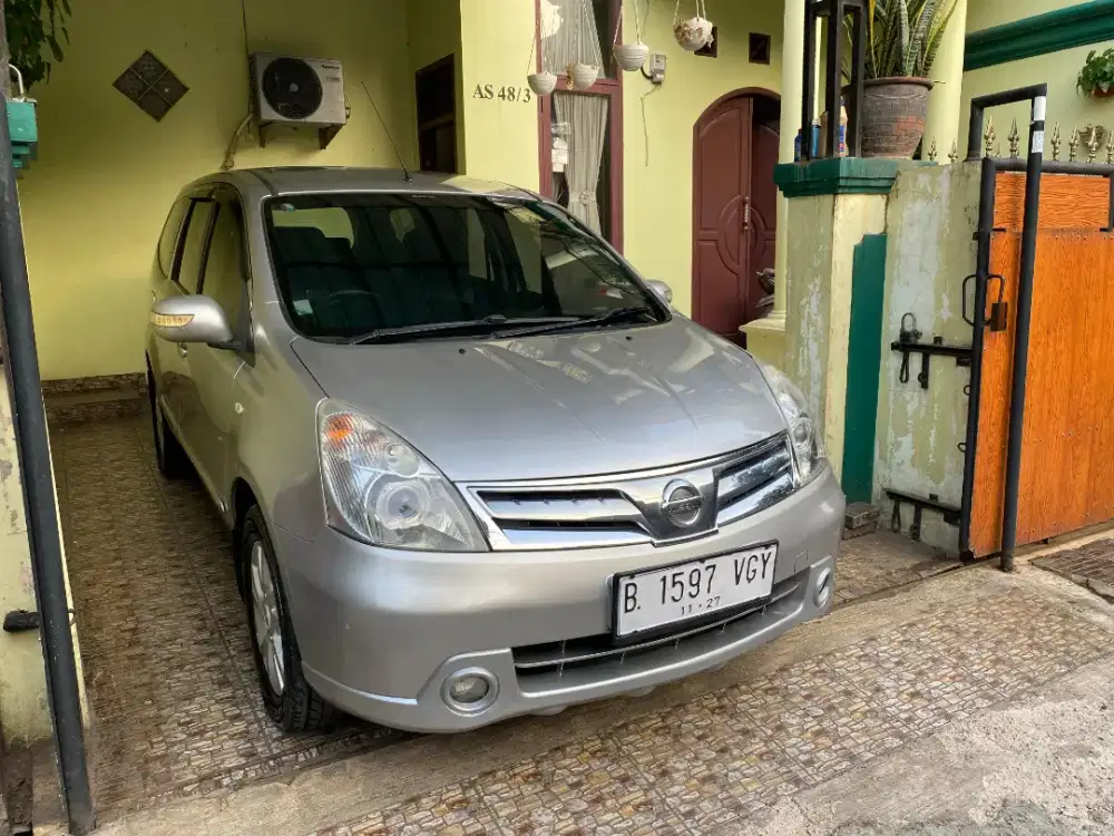 Dijual Grand Livina XV 1.5 Ultimate Metic 2012