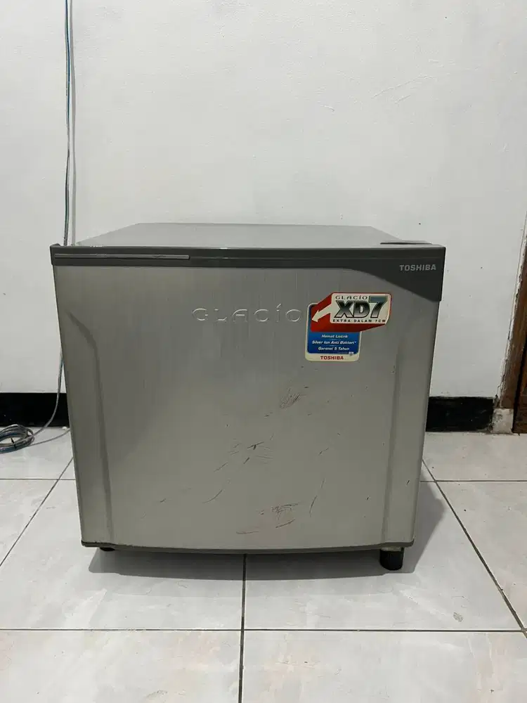 Kulkas Mini Toshiba 50L Kulkas Hotel