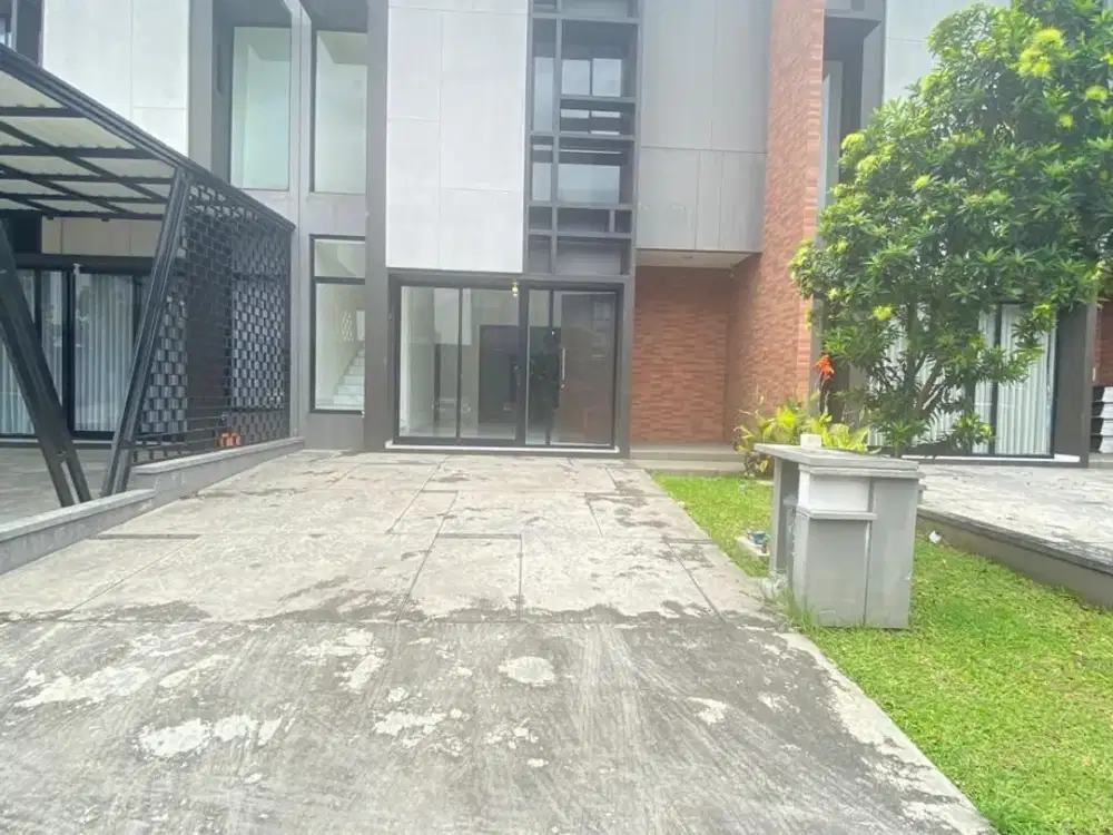 RUMAH 2 LANTAI CANTIK DI FLAVIO SUVARNA SUTERA TANGERANG 1KA00039