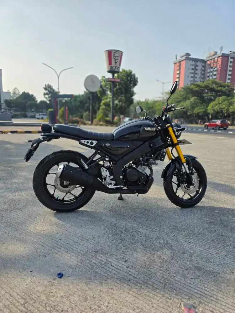 Yamaha XSR 155 XSR 2024 KM 1000 Perak Mulus