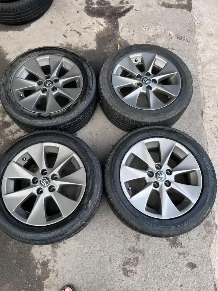 Velg original OEM Toyota Alphard ring 17 pcd 5x114,3 ban 215/55 R17