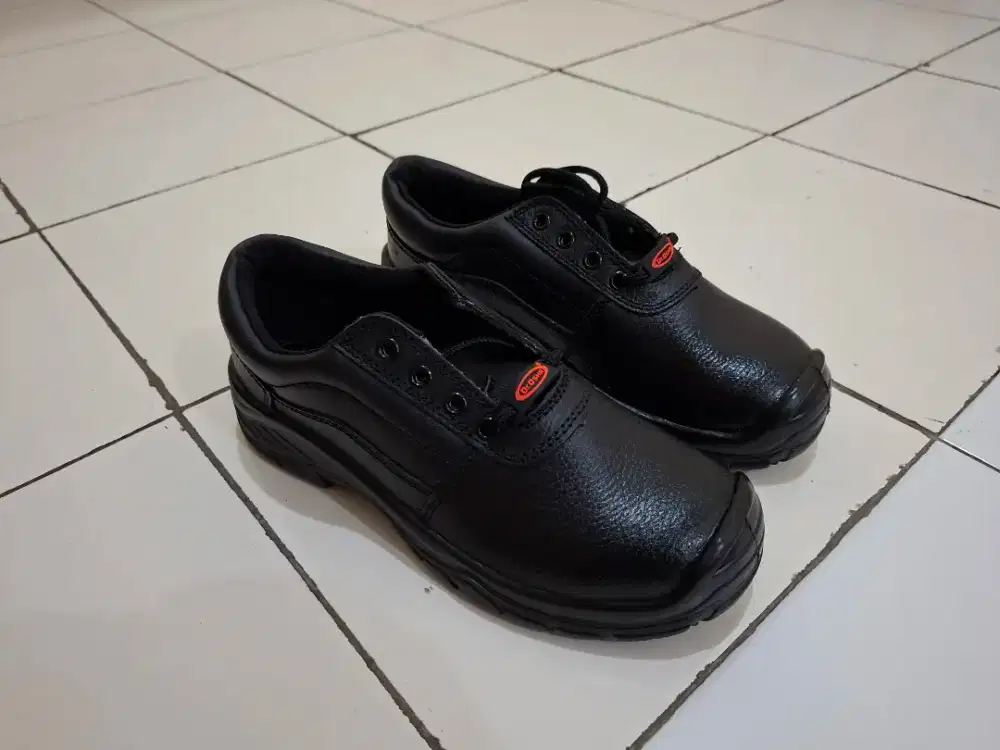 Sepatu Safety Shoes Dr. OSHA Liberty 3187