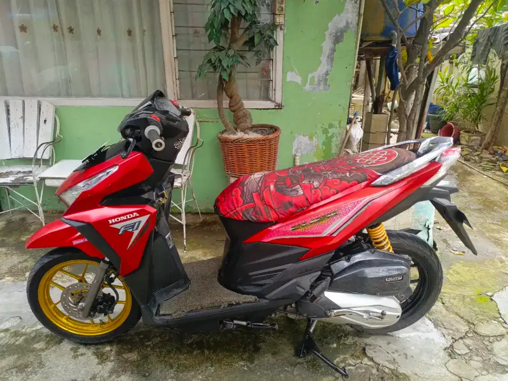 Vario 125 merah tahun 2015