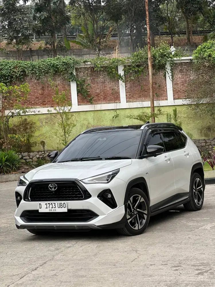 YARIS CROSS S GR TSS HYBRID TWO TONE