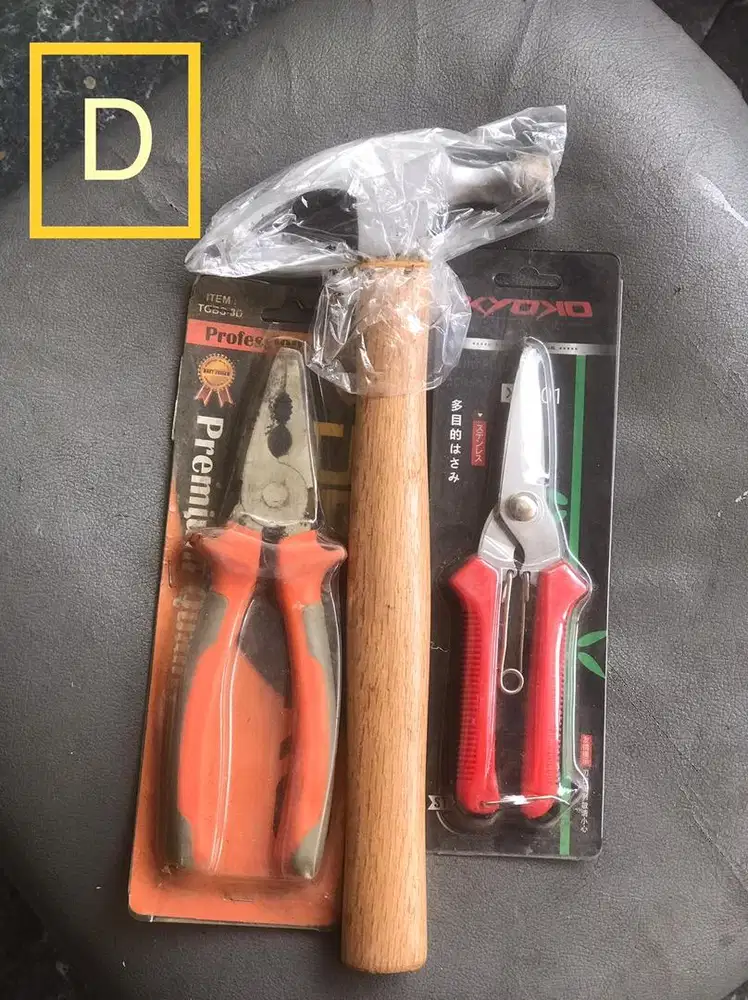 Peralatan tukang