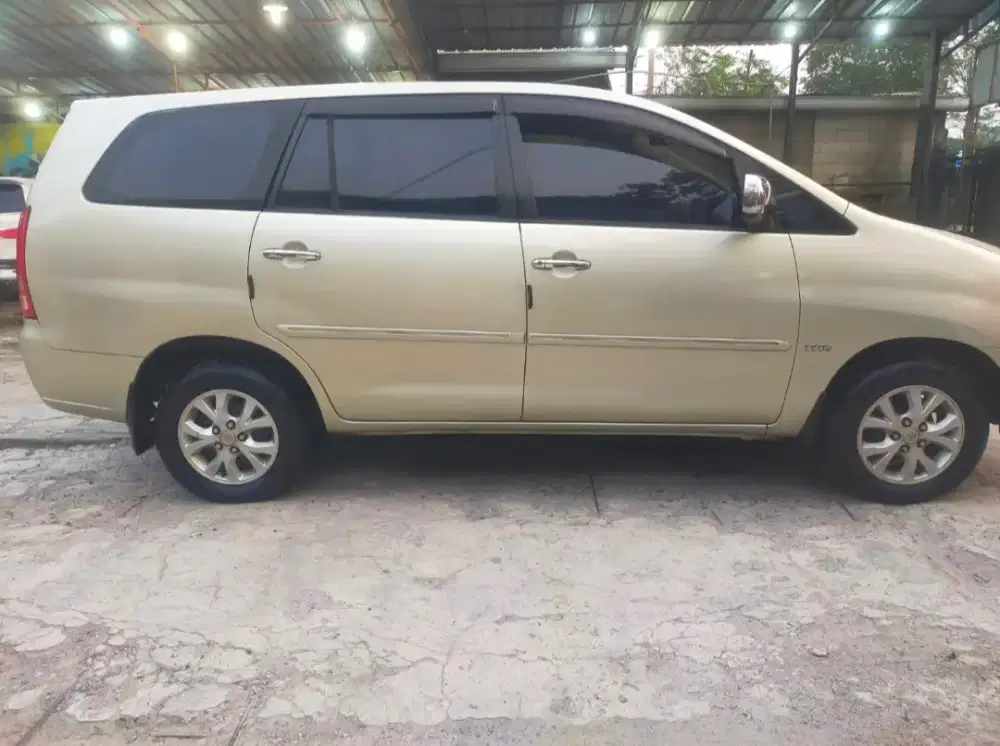 Toyota Kijang Innova 2008 Bensin