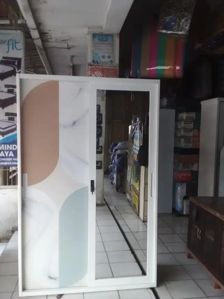 Lemari besi model pintu geser