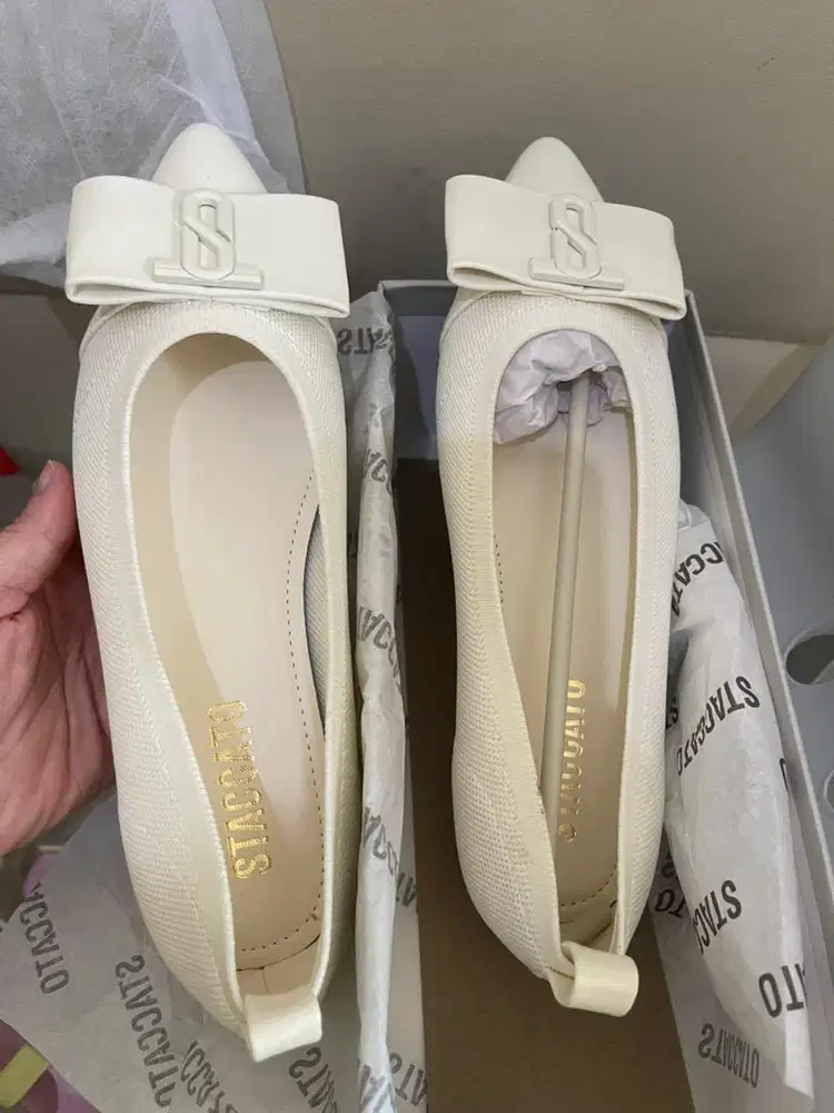 Sepatu wanita staccato