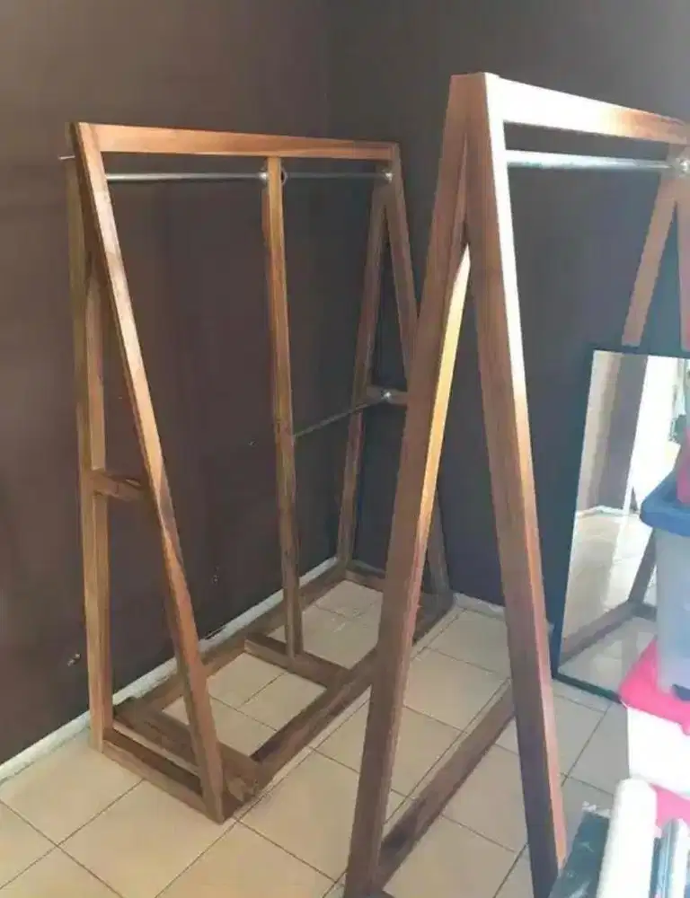Hanger Pakaian Buat Jualan Baju Lapisan Luar Kayu Jati