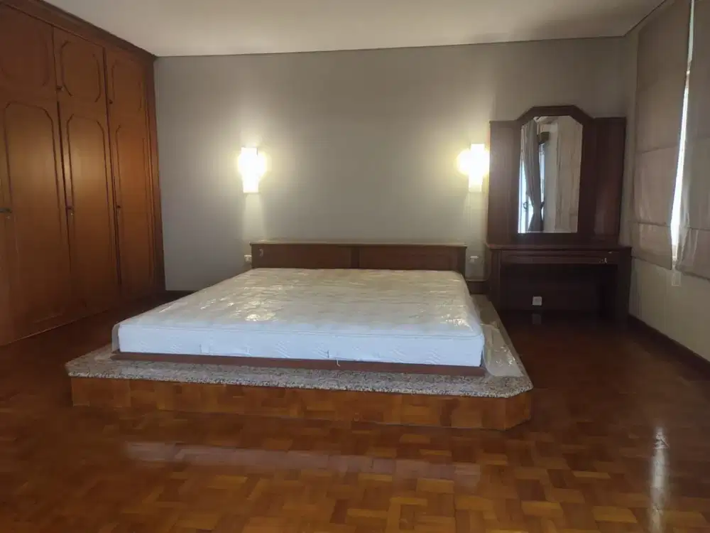 Dijual/Disewakan Rumah Semi Furnish Dekat Kawasan Pendidikan, Mall dan Akses Tol di Taman Himalaya Lippo Karawaci