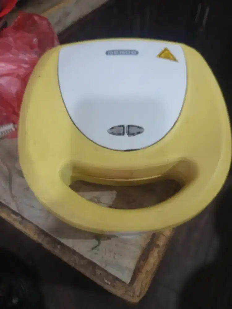 Jua pemanggang roti listrik
