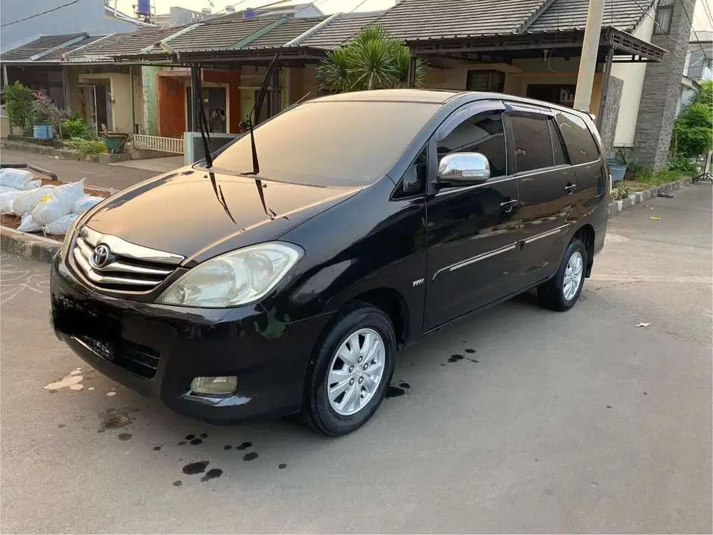 Toyota Kijang Innova 2010 Bensin