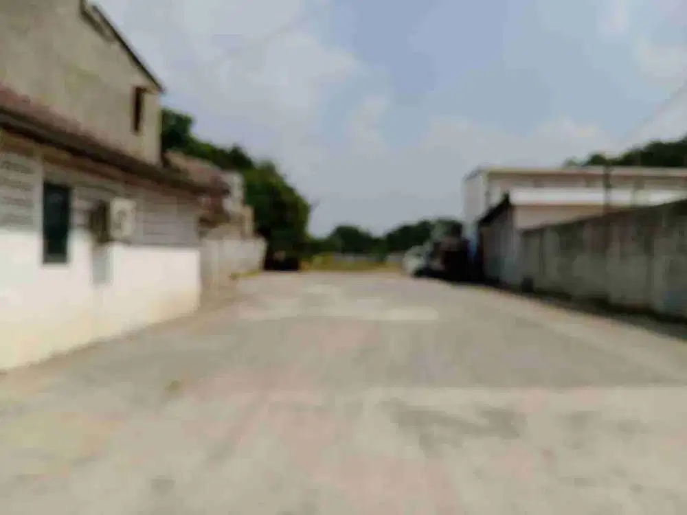Disewakan Lahan kosong siap pakai.
Di Pinggir Jalan Raya Setu, Cileungsi . Bogor