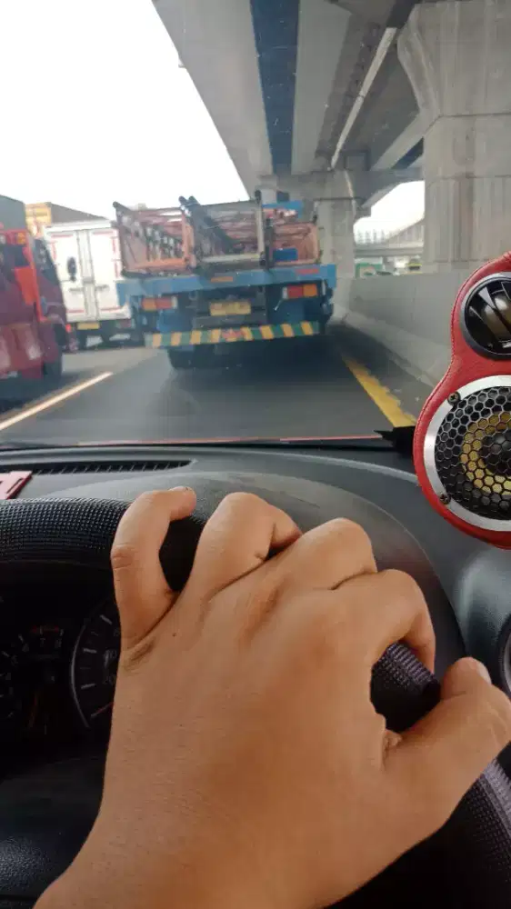 Saya sedang mencari lowongan supir pribadi