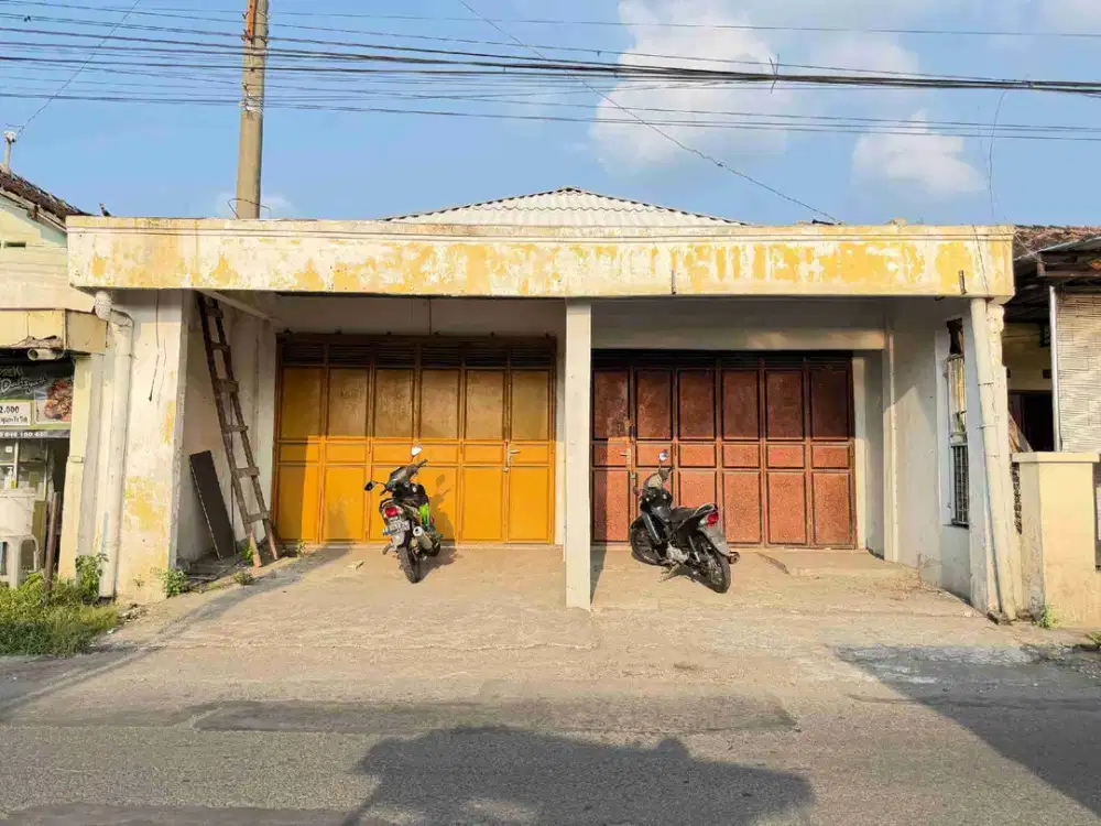 Ruang Usaha Strategis Full Bangunan Tepi Jalan Ramai