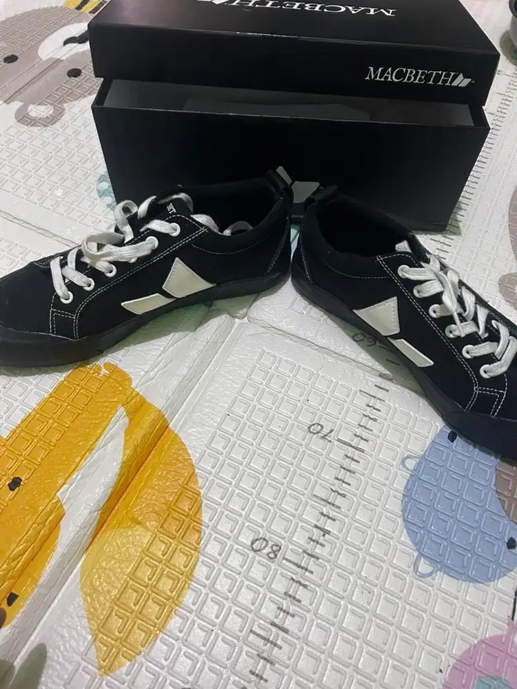 Macbeth Eliot Black/White