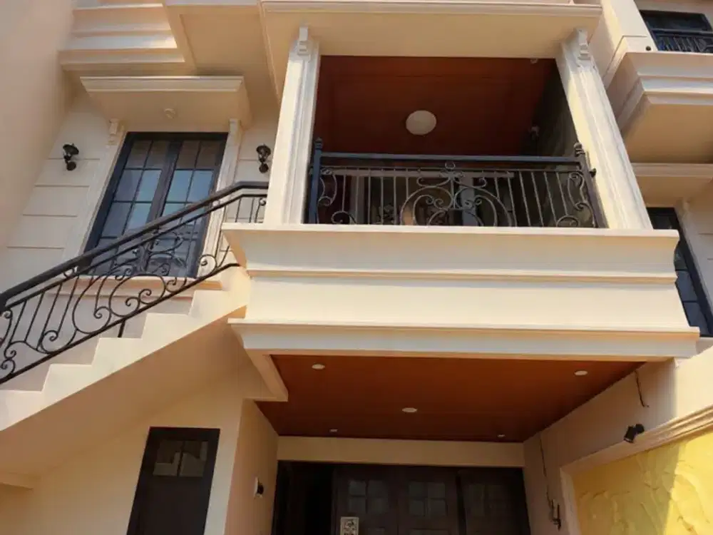 rumah siap huni bangunan modern dekat transmart cilandak kko