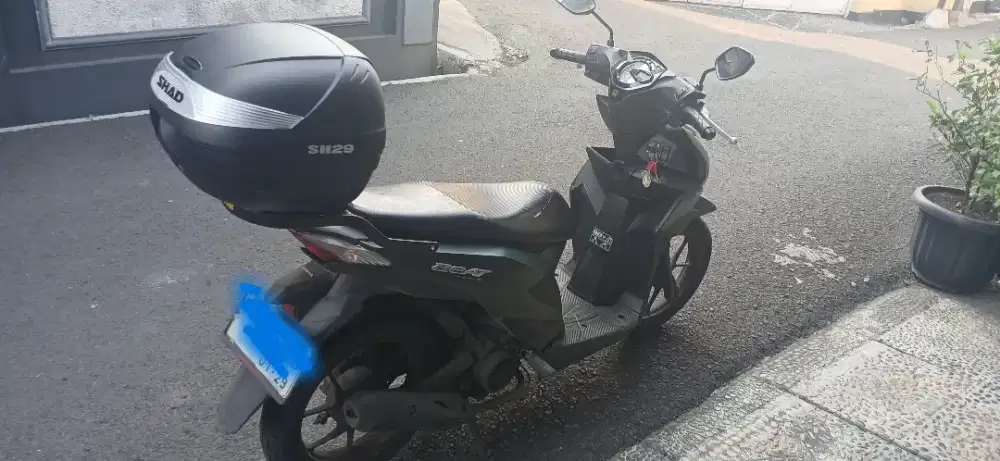 Jual motor Honda Beat tahun 2024 warna hijau army