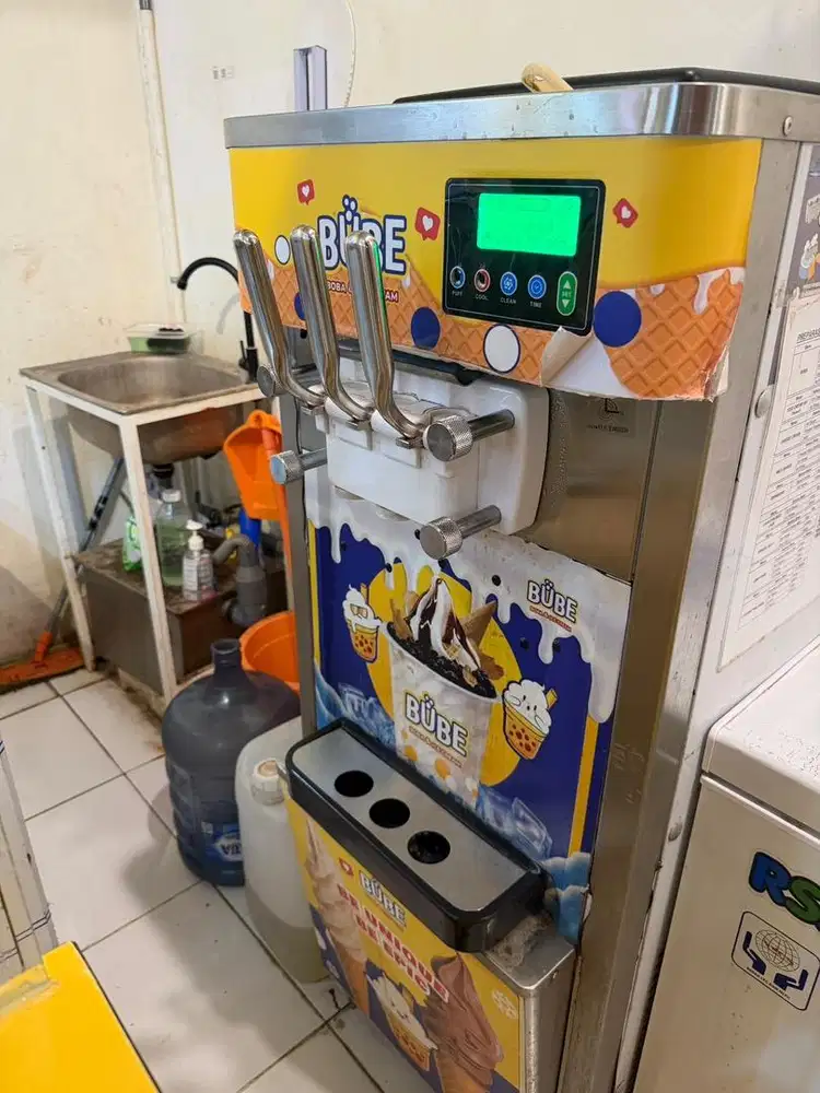 Mesin es krim Pamos - 818 floor standing type