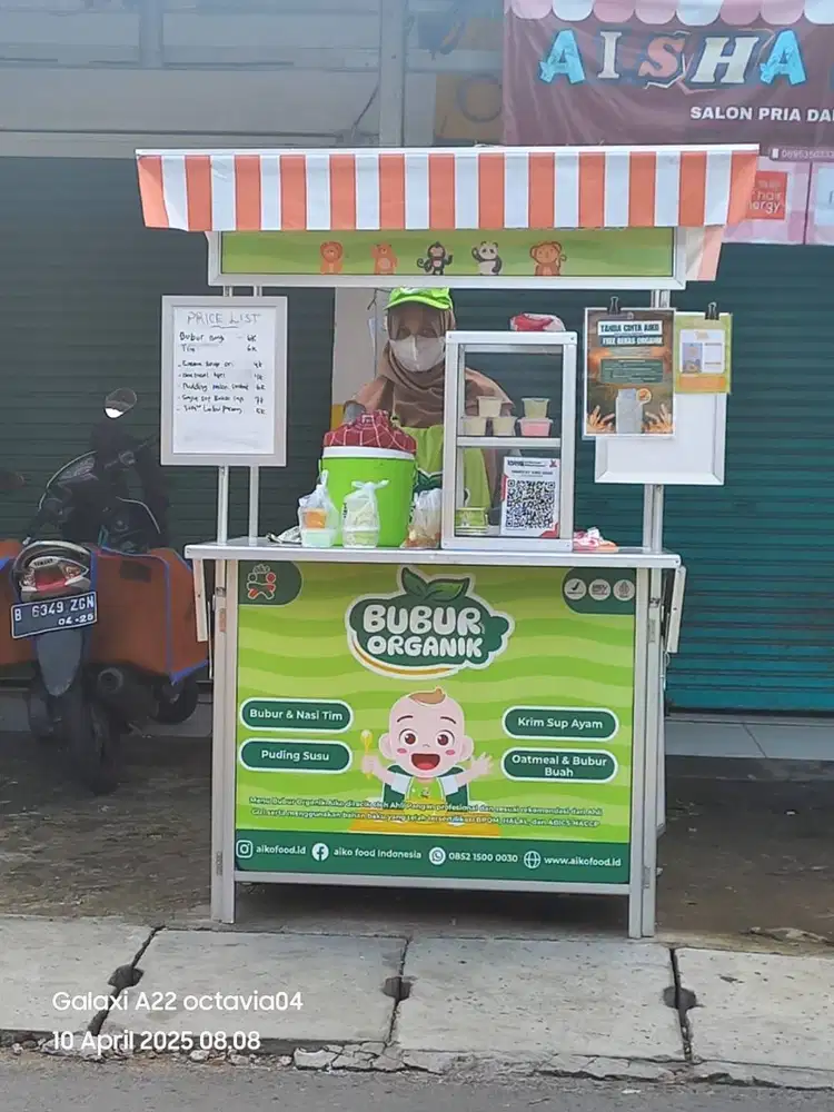 Penjaga Outlet Bubur Bayi
