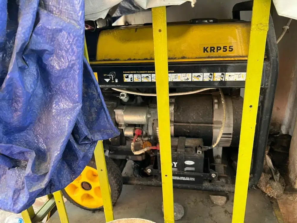Genset second pemakaian di apotek yg hampir tidak pernah mati listrik