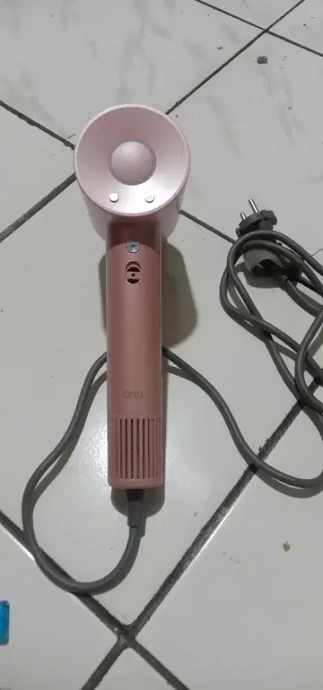 Ona haigspet hairdryer