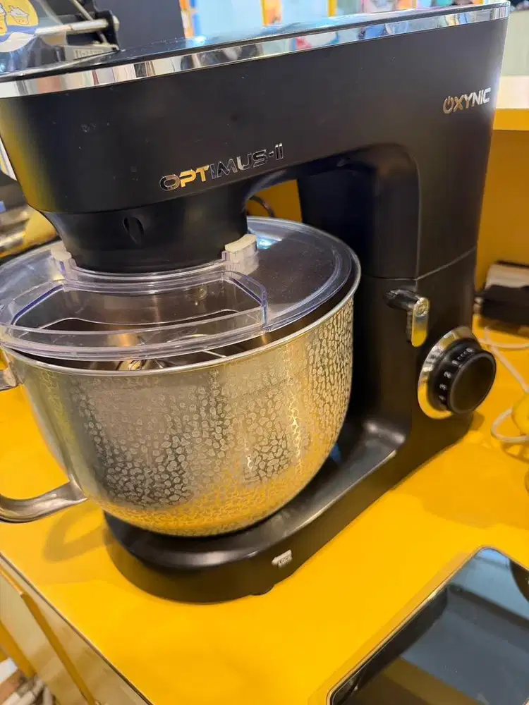 Mixer ice cream, adonan roti, dll