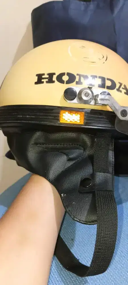 Helm jadul kondisi bagus