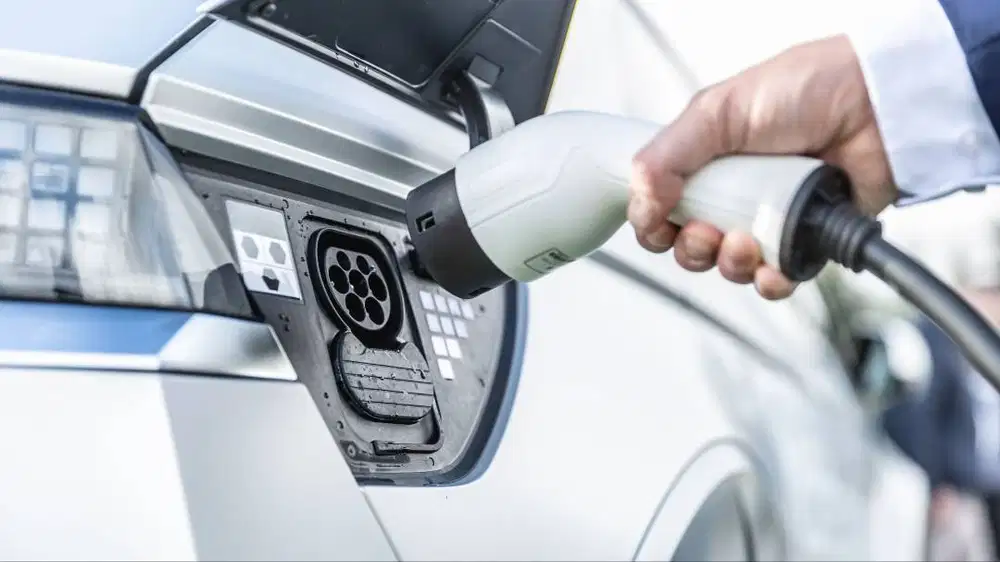 EV Charger Mobil Listrik Asian Brand Konektor Type 2 dan CCS2