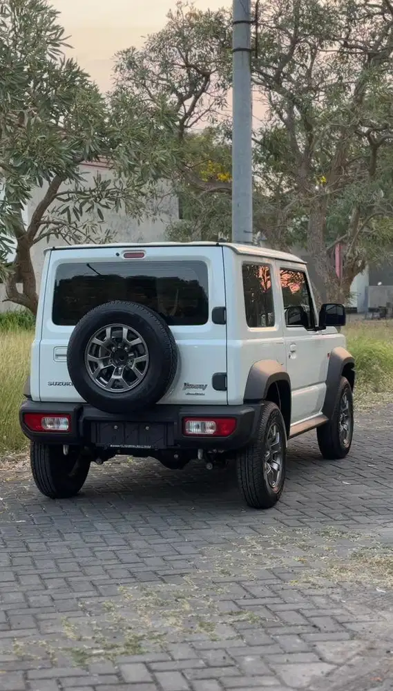 Suzuki Jimny km 25 perak 2025 pmk 2026
