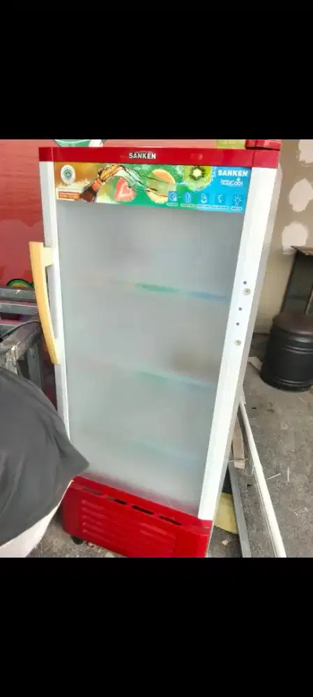 Showcase chiller SANKEN