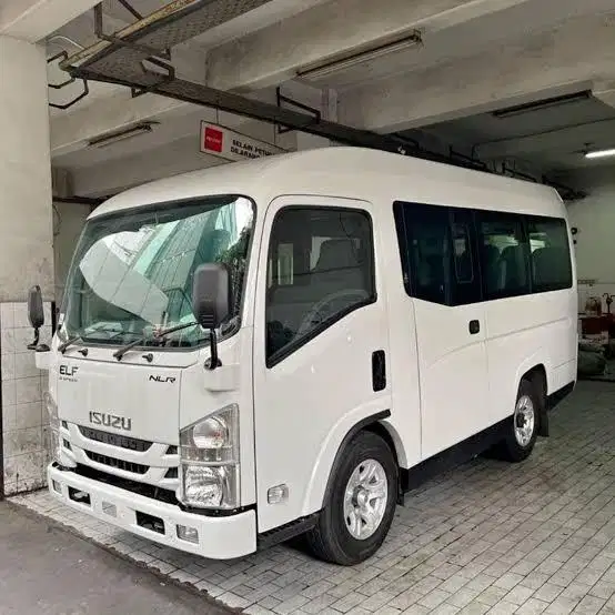 Isuzu Microbus AC 16 Kursi