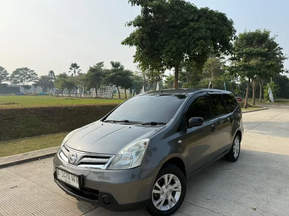 Nissan Grand Livina 1.5 SV Manual 2012 Grey