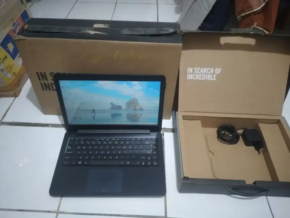 Laptop ASUS E402YA