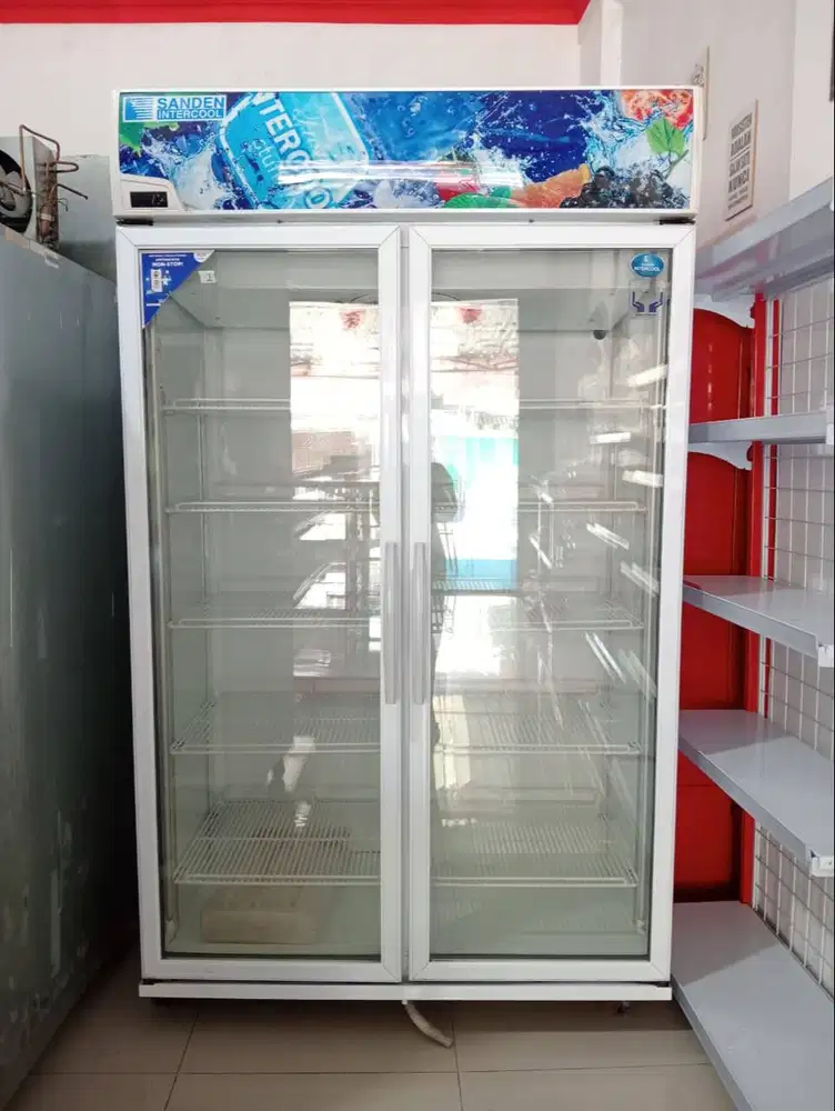 Showcase 2 pintu bekas merk sanden intercool terbaru LIKE NEW