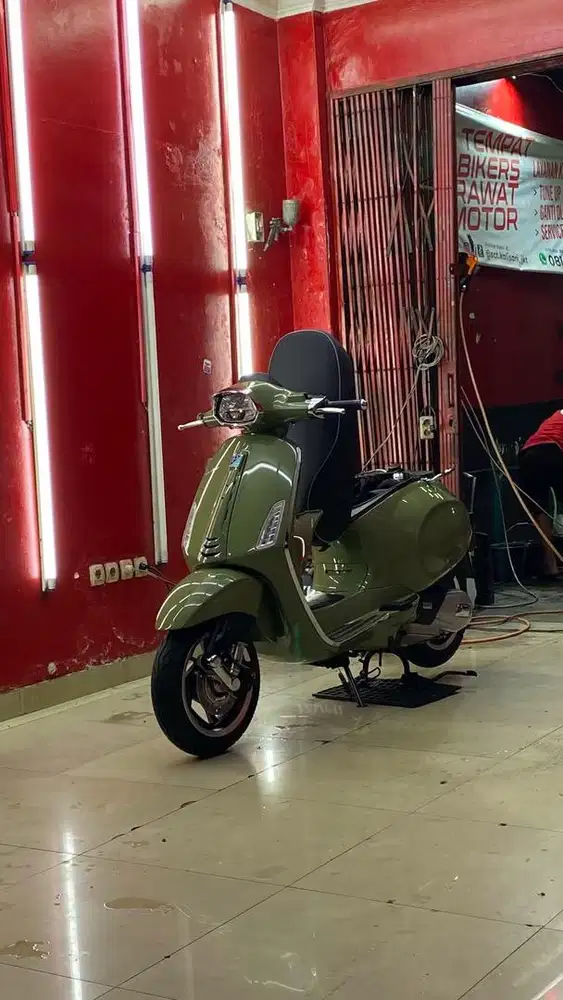 VESPA SPRINT 150 ABS — DIJUAL