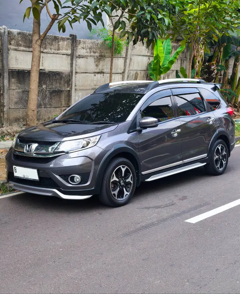 TERMURAH Bisa TT motor - Honda BRV Prestige 2016 Grey KM Low & TERAWAT