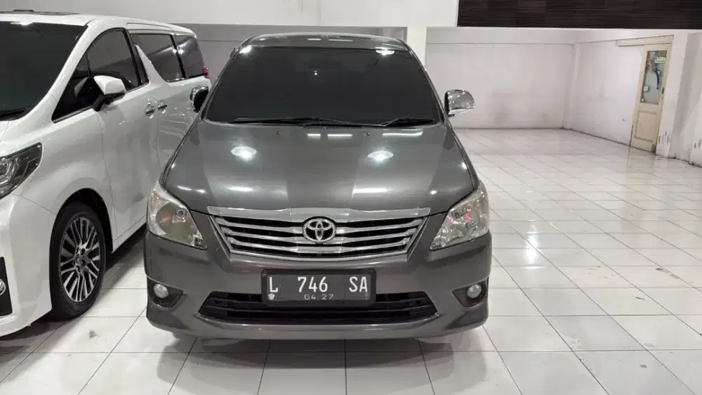 Toyota Innova G 2.5 Diesel manual 2012 KM 70rban rendah