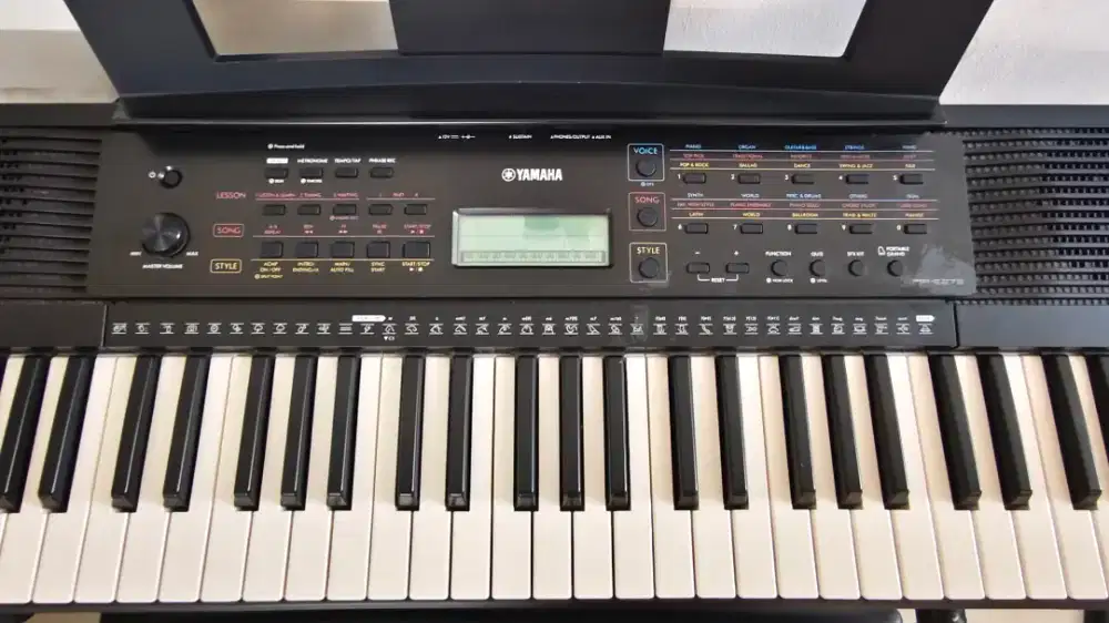 Yamaha Keyboard PSR E273 +Adaptor+ StandBook + Stand Keyboard